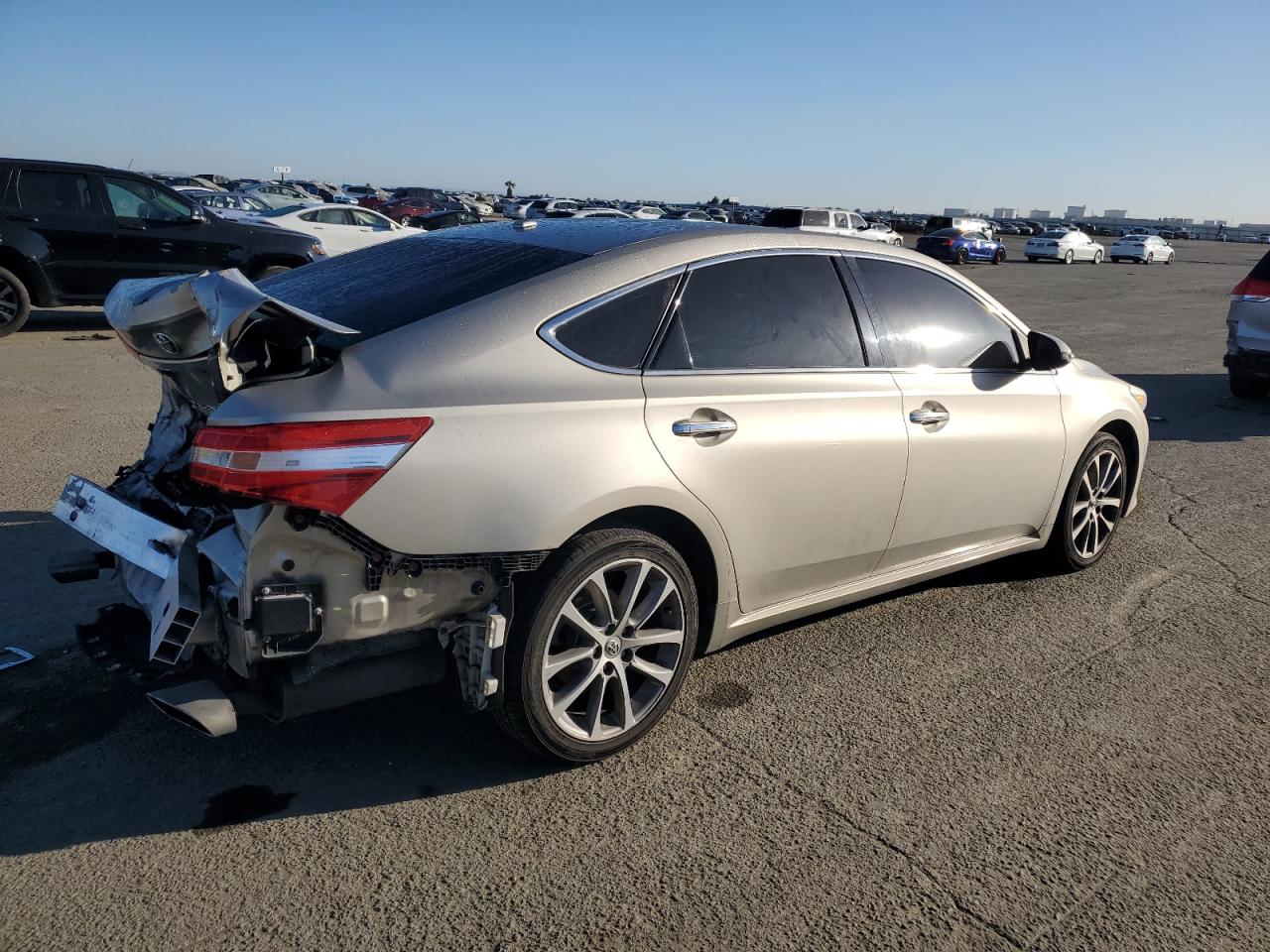 2015 Toyota Avalon - Image 3
