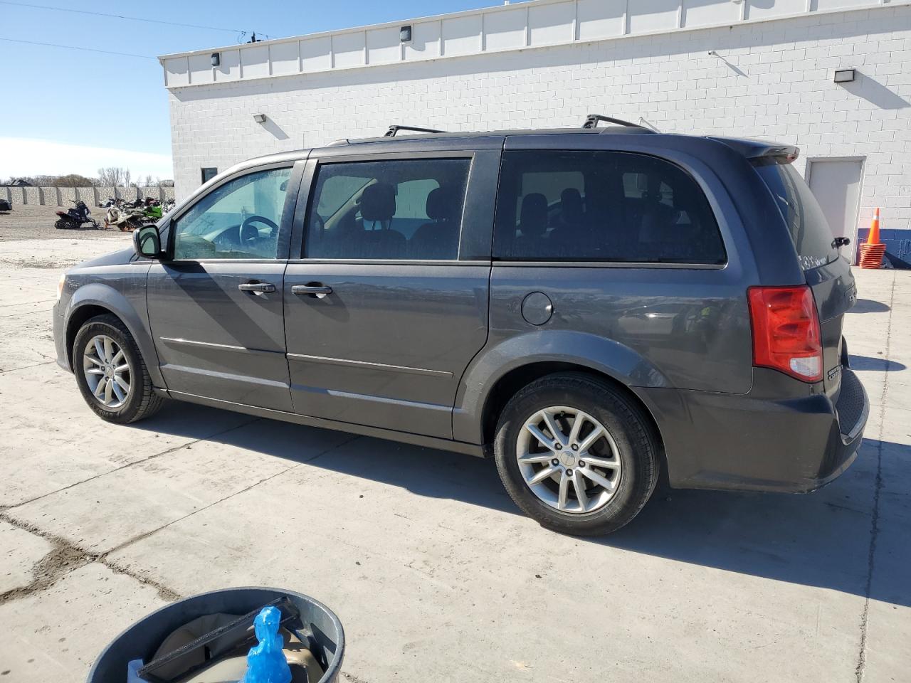 2016 Dodge Caravan - Image 2