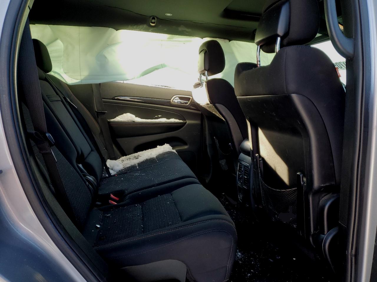 2017 Jeep Grand Cherokee - Image 11