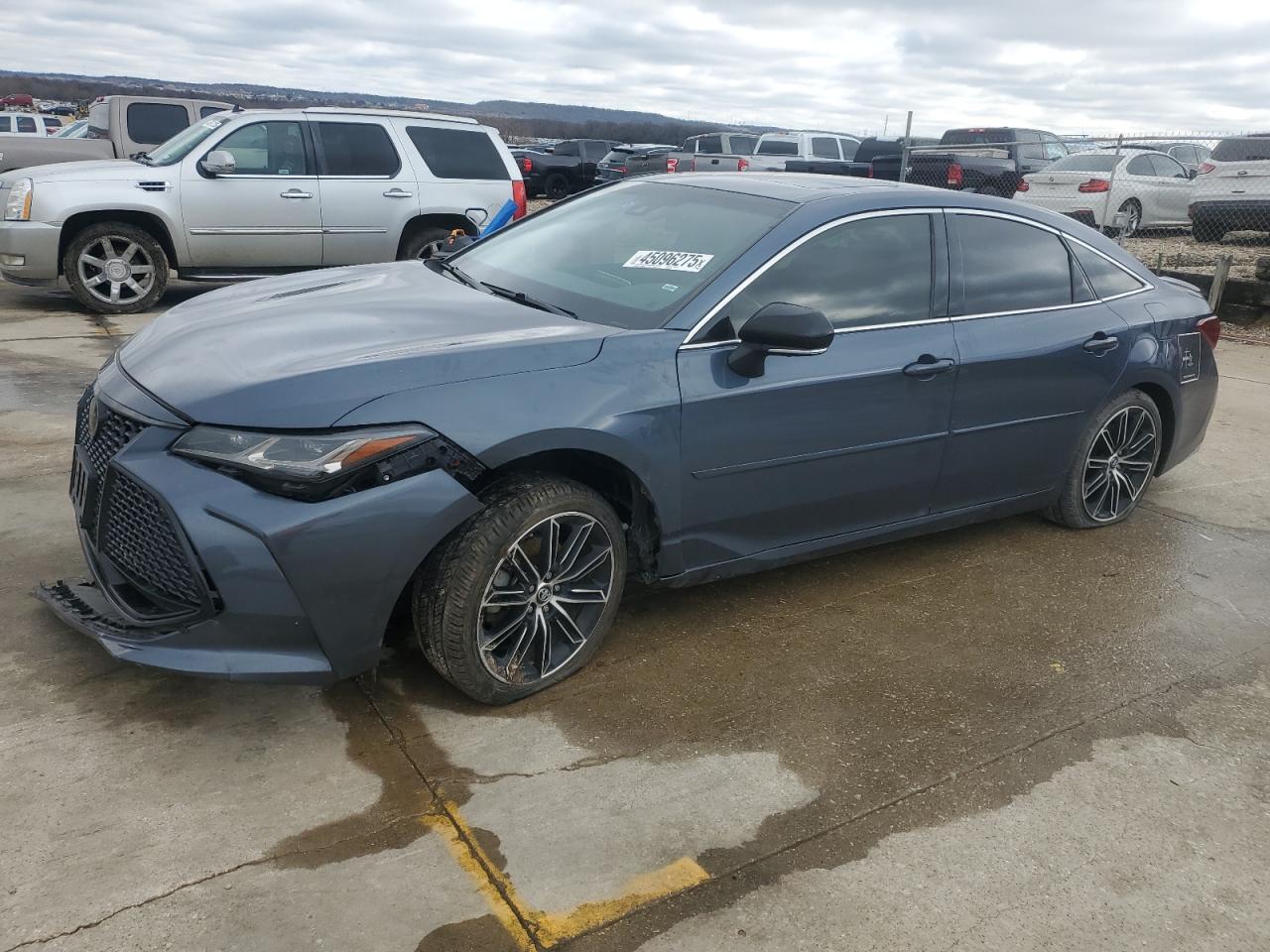 2019 Toyota Avalon - Image 1
