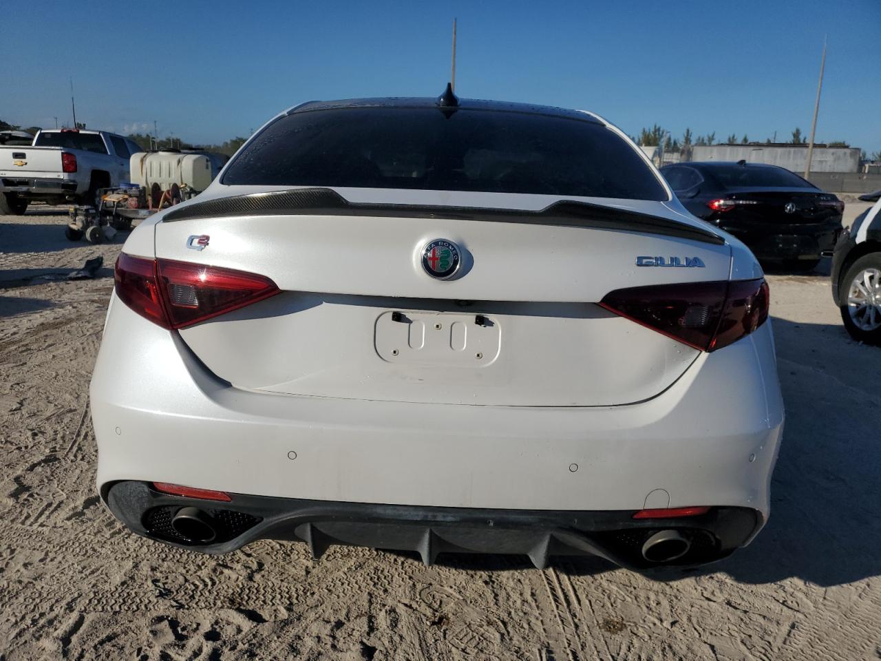2018 Alfa Romeo Giulia - Image 6