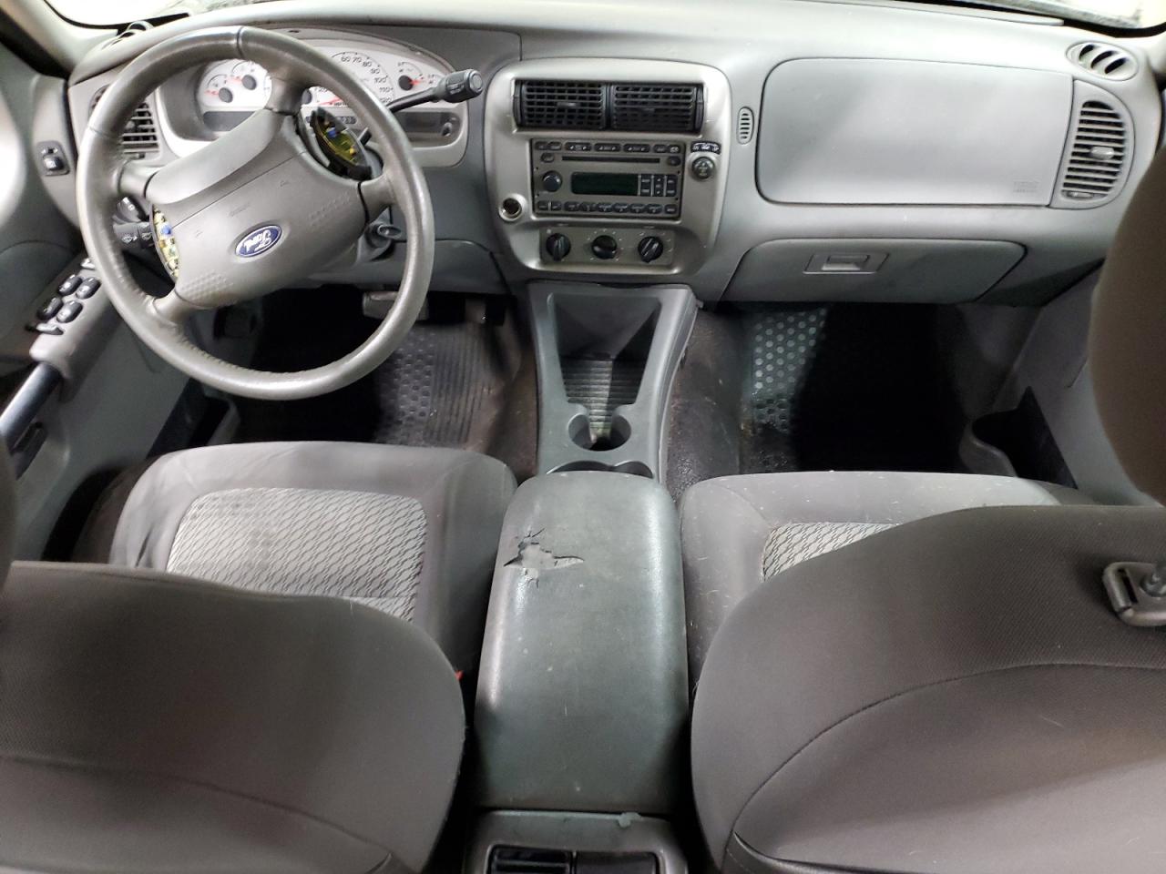 2005 Ford Explorer - Image 8