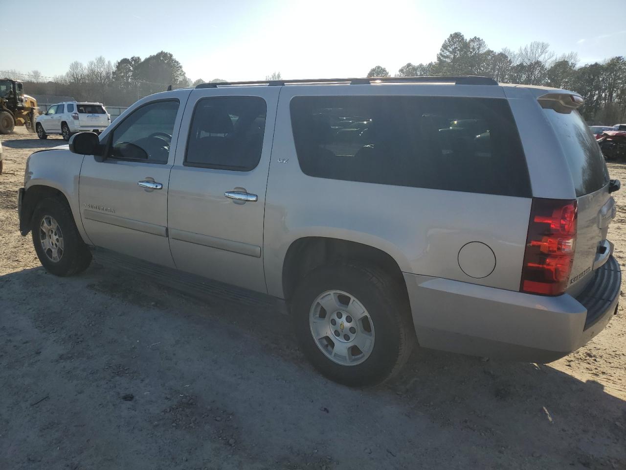 2008 Chevrolet Suburban - Image 2