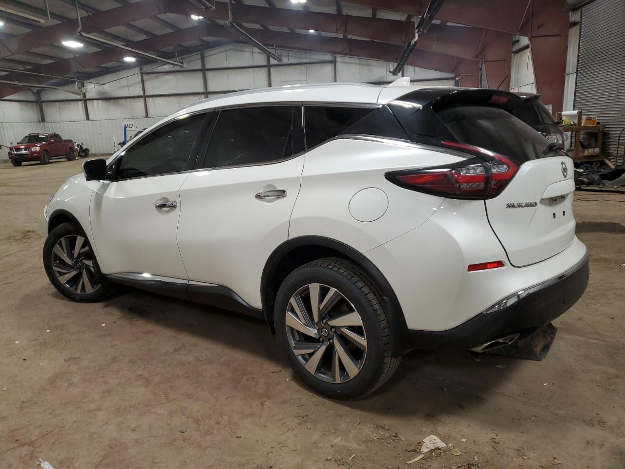 2019 Nissan Murano - Image 2