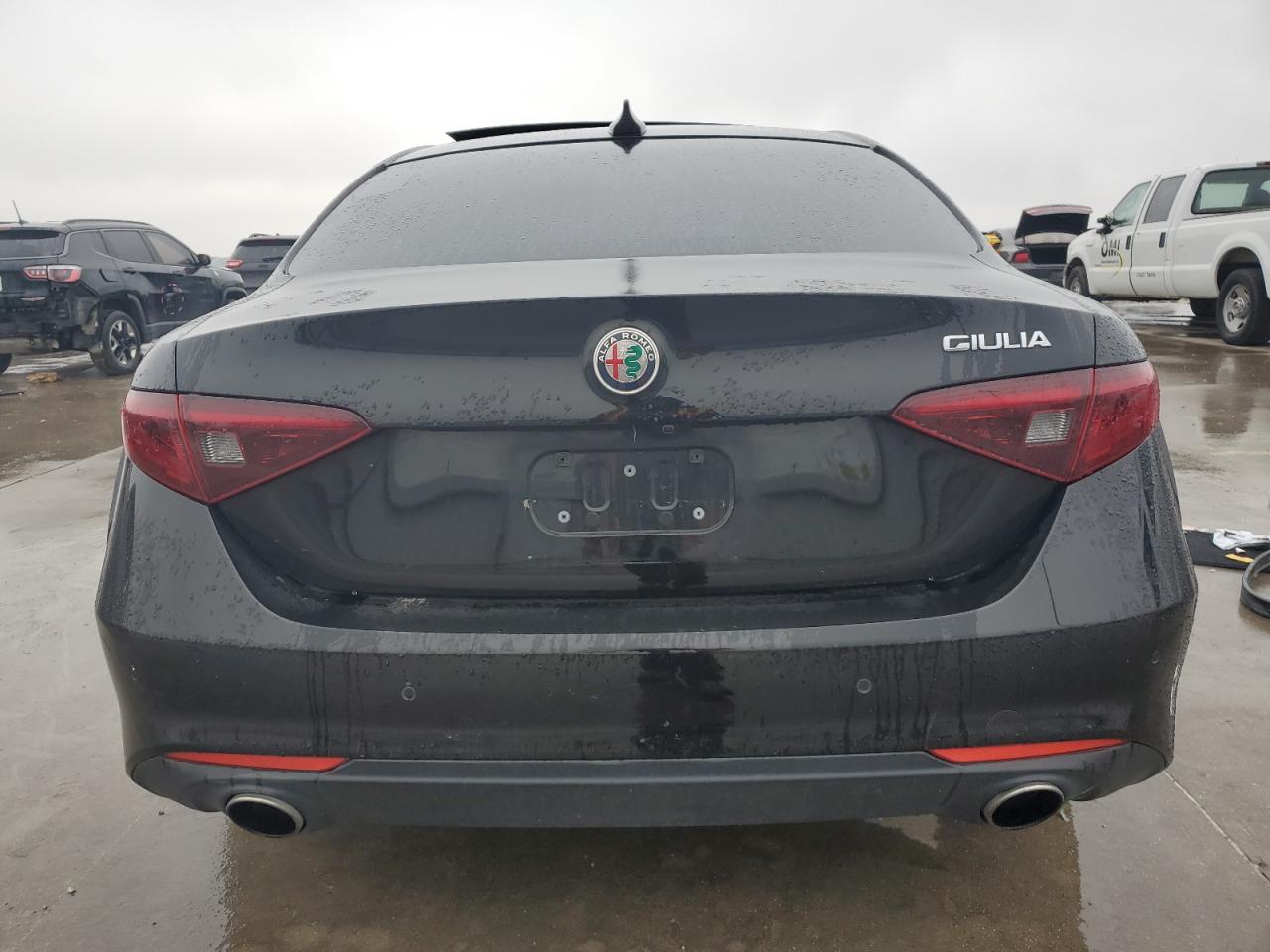 2019 Alfa Romeo Giulia - Image 6