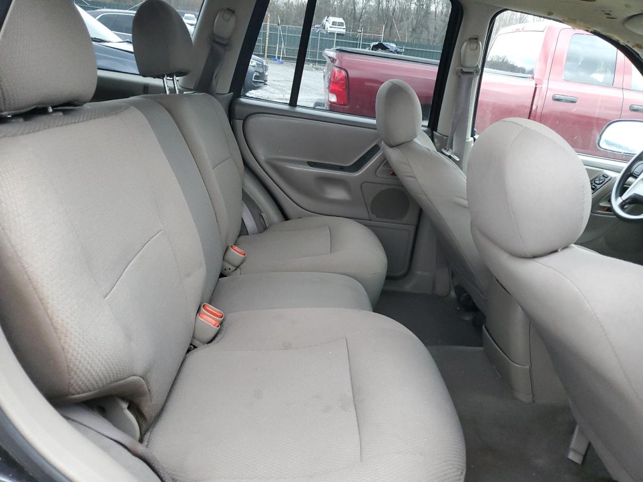 2002 Jeep Grand Cherokee - Image 11