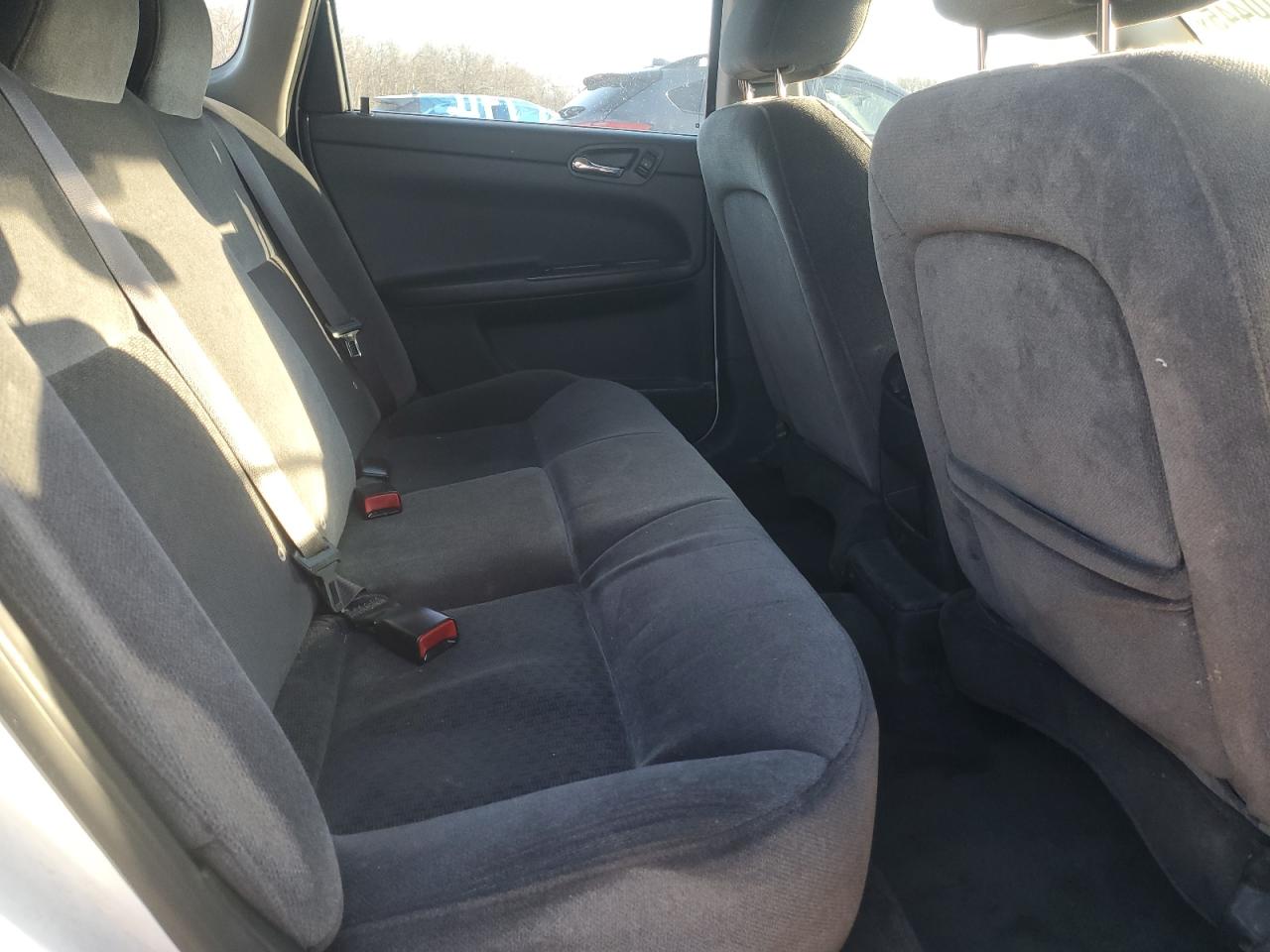 2011 Chevrolet Impala - Image 10