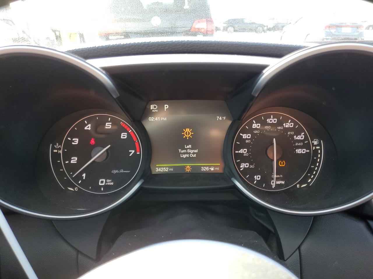 2018 Alfa Romeo Giulia - Image 9