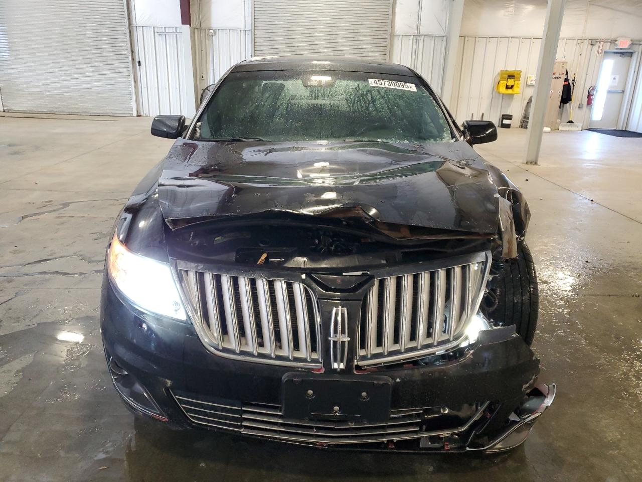 2010 Lincoln MKS - Image 5