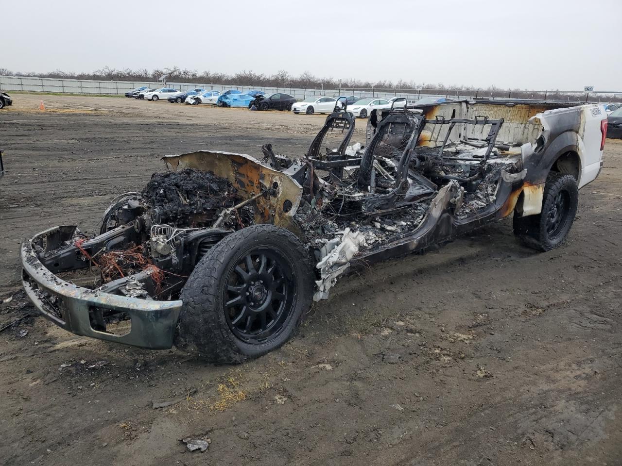 2017 Ford F150 Supercrew იყიდება Fresno-ში, CA - Burn