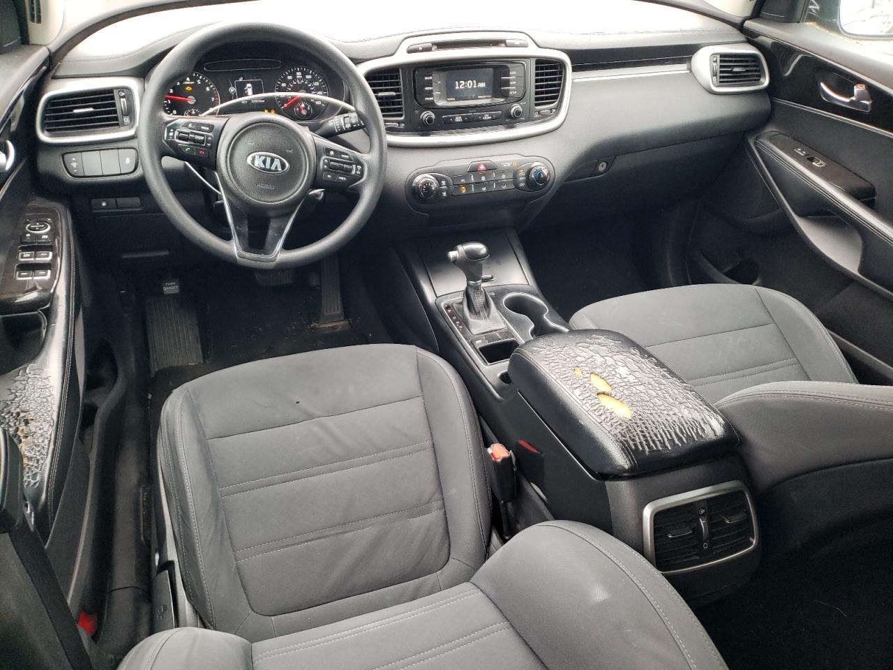 2017 Kia Sorento - Image 8