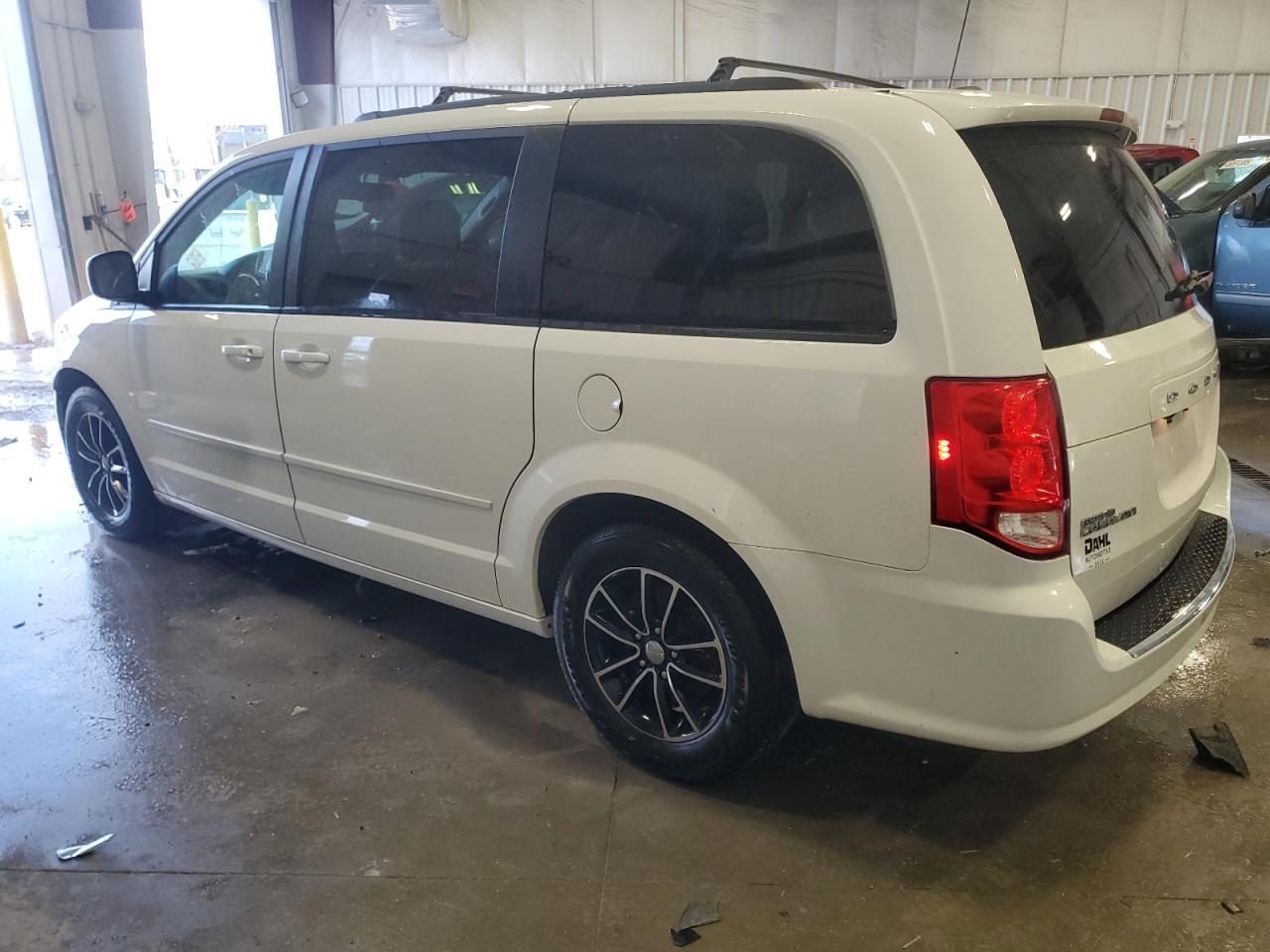 2017 Dodge Caravan - Image 2