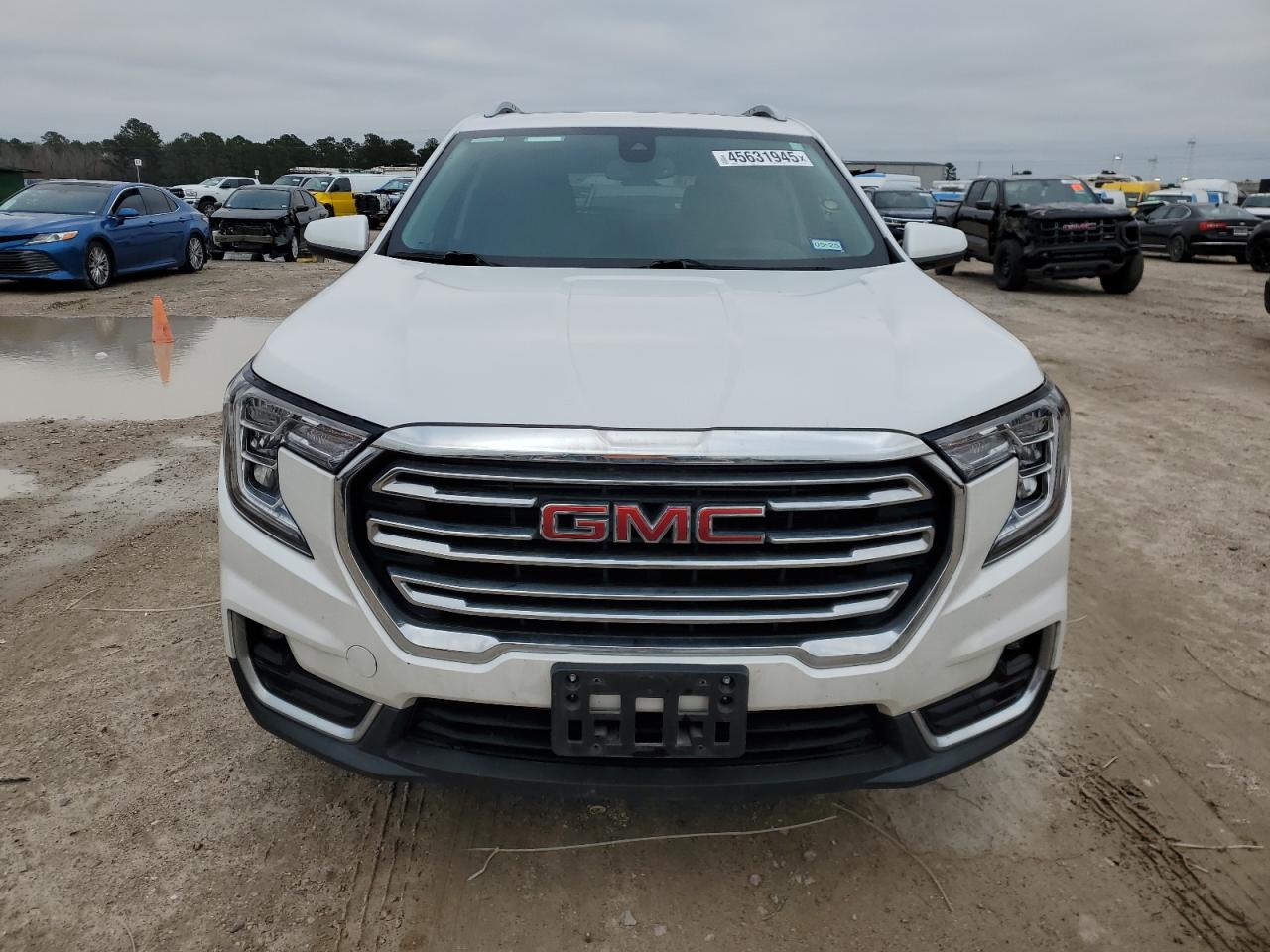 2022 GMC Terrain - Image 5