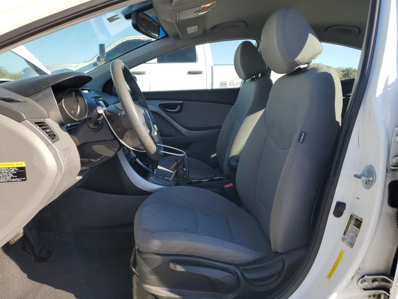 2013 Hyundai Elantra - Image 7