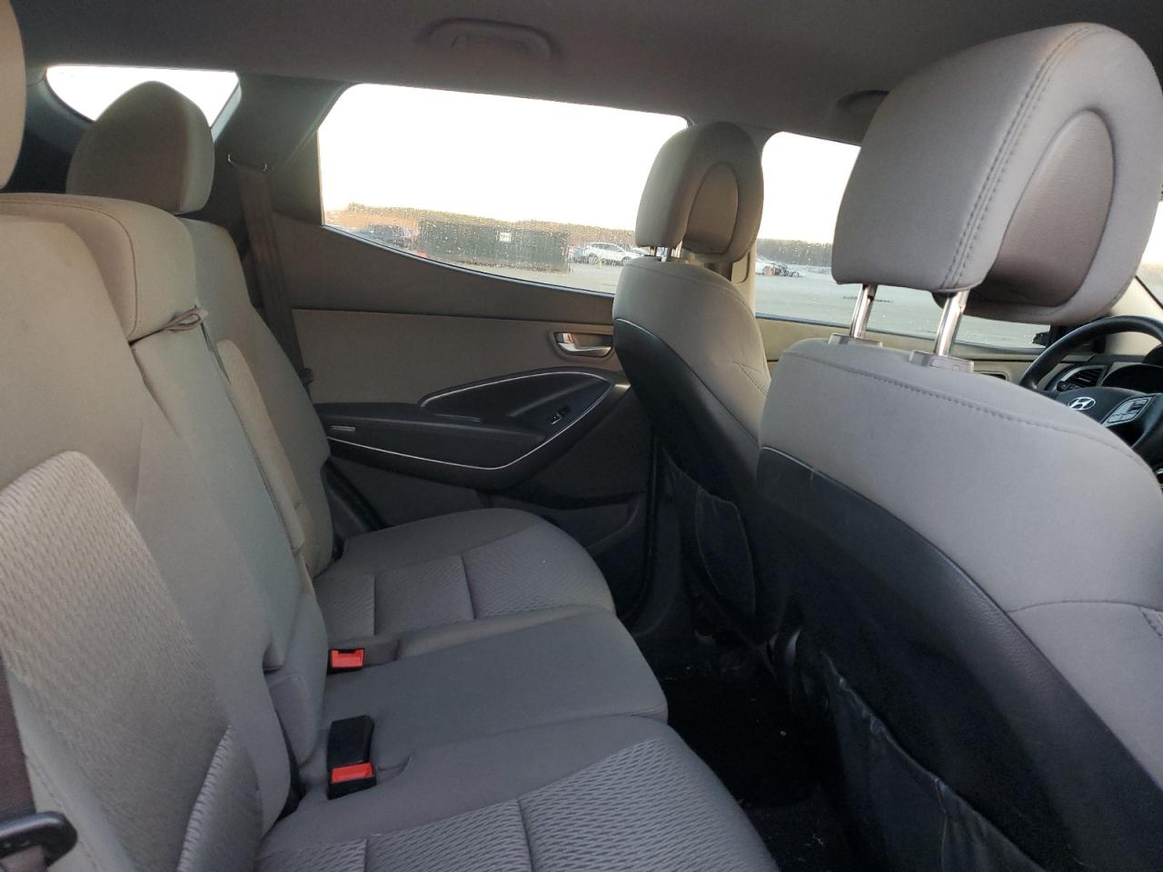 2013 Hyundai Santa Fe - Image 10
