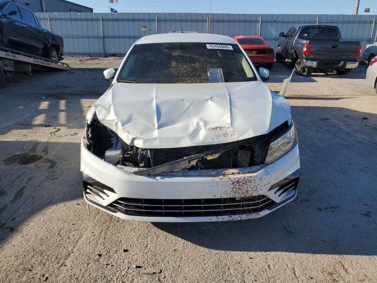 2017 Volkswagen Passat - Image 5