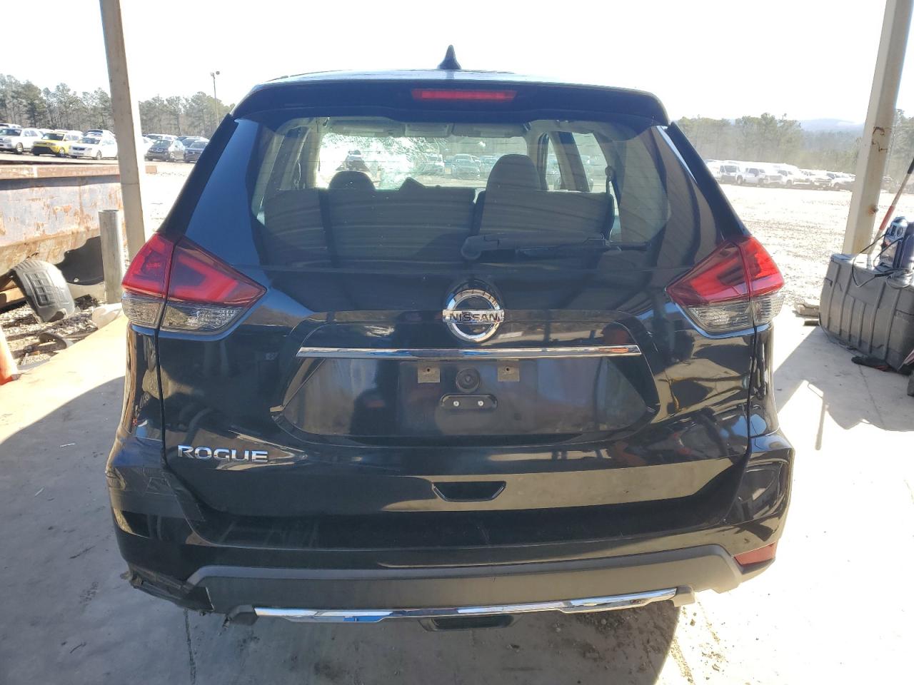 2018 Nissan Rogue - Image 6