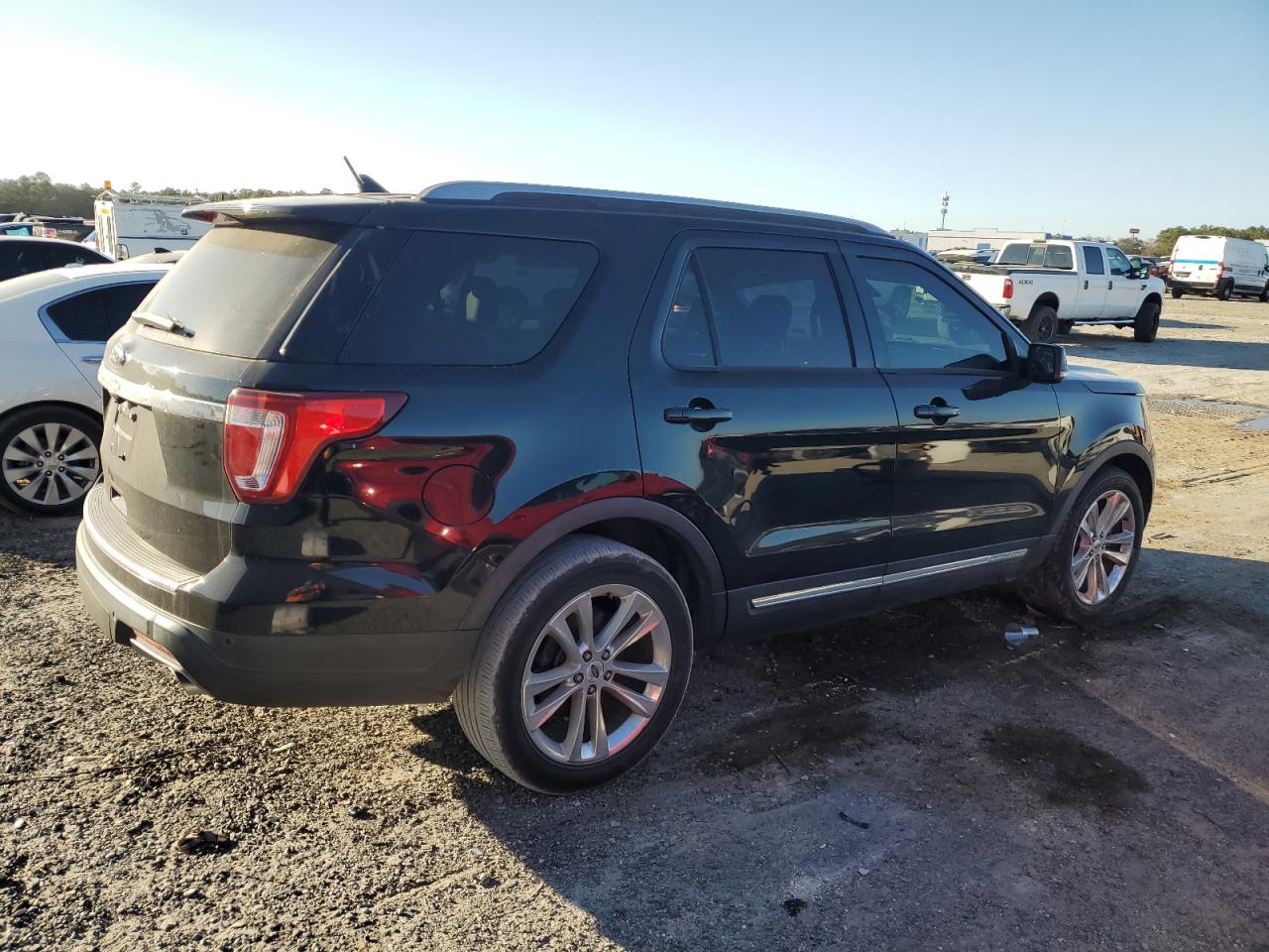 2018 Ford Explorer - Image 3