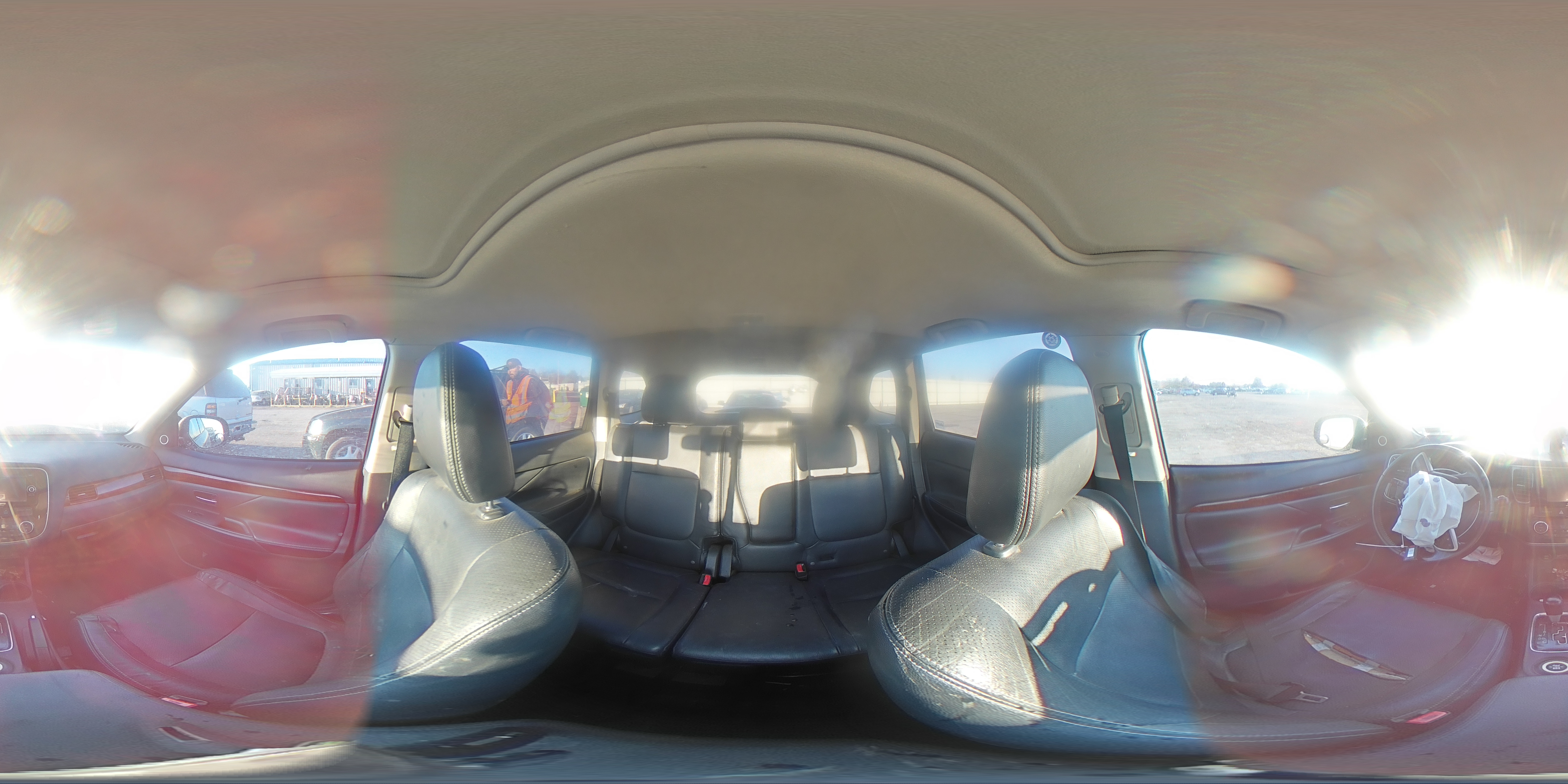 2014 Mitsubishi Outlander - Image 13