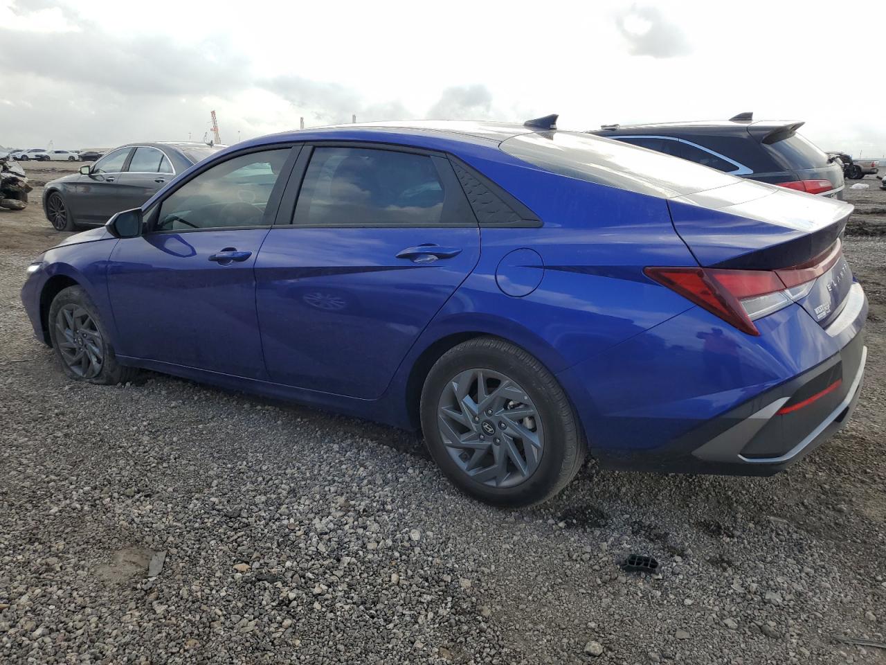 2024 Hyundai Elantra - Image 2