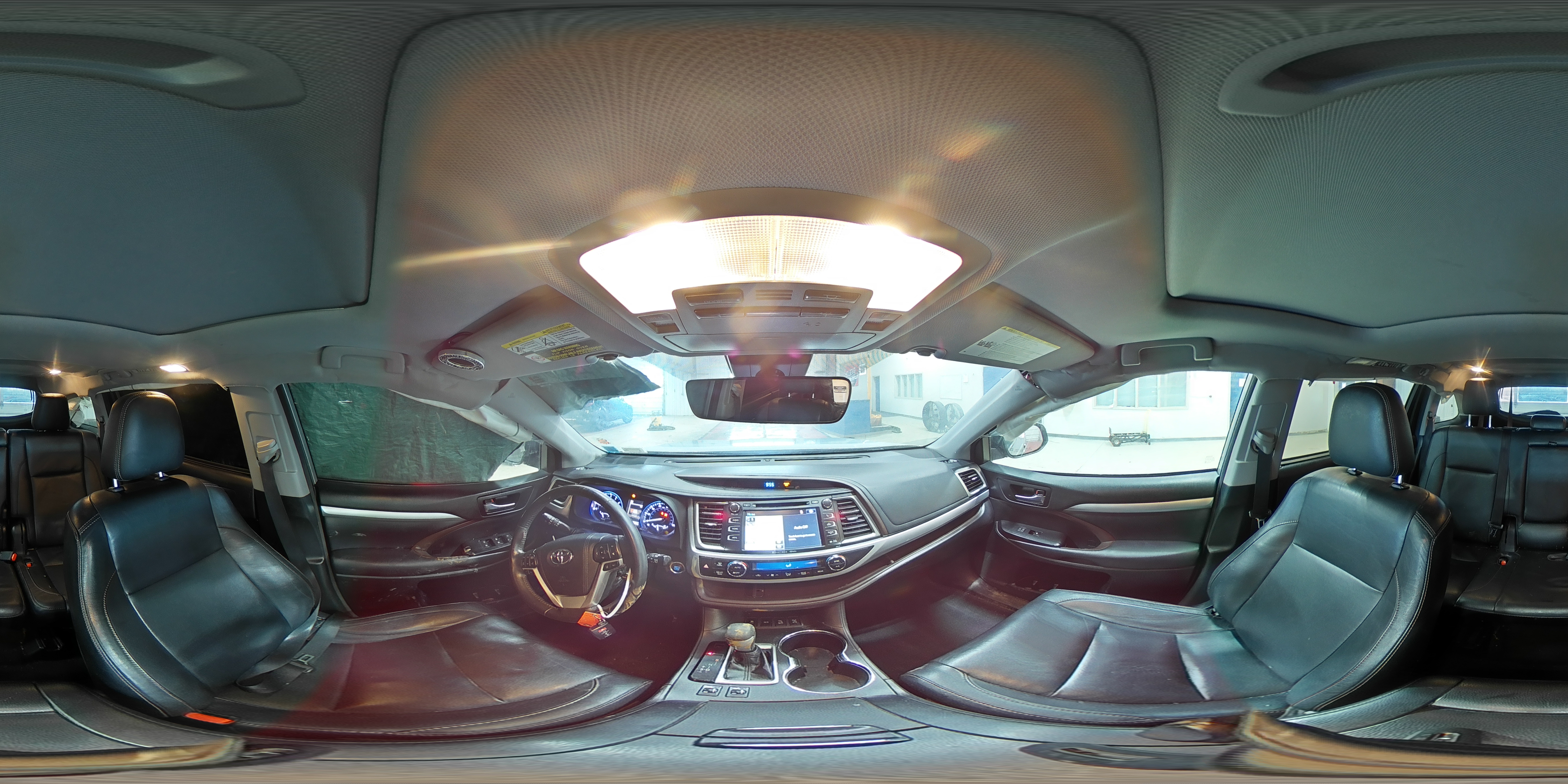 2018 Toyota Highlander - Image 14