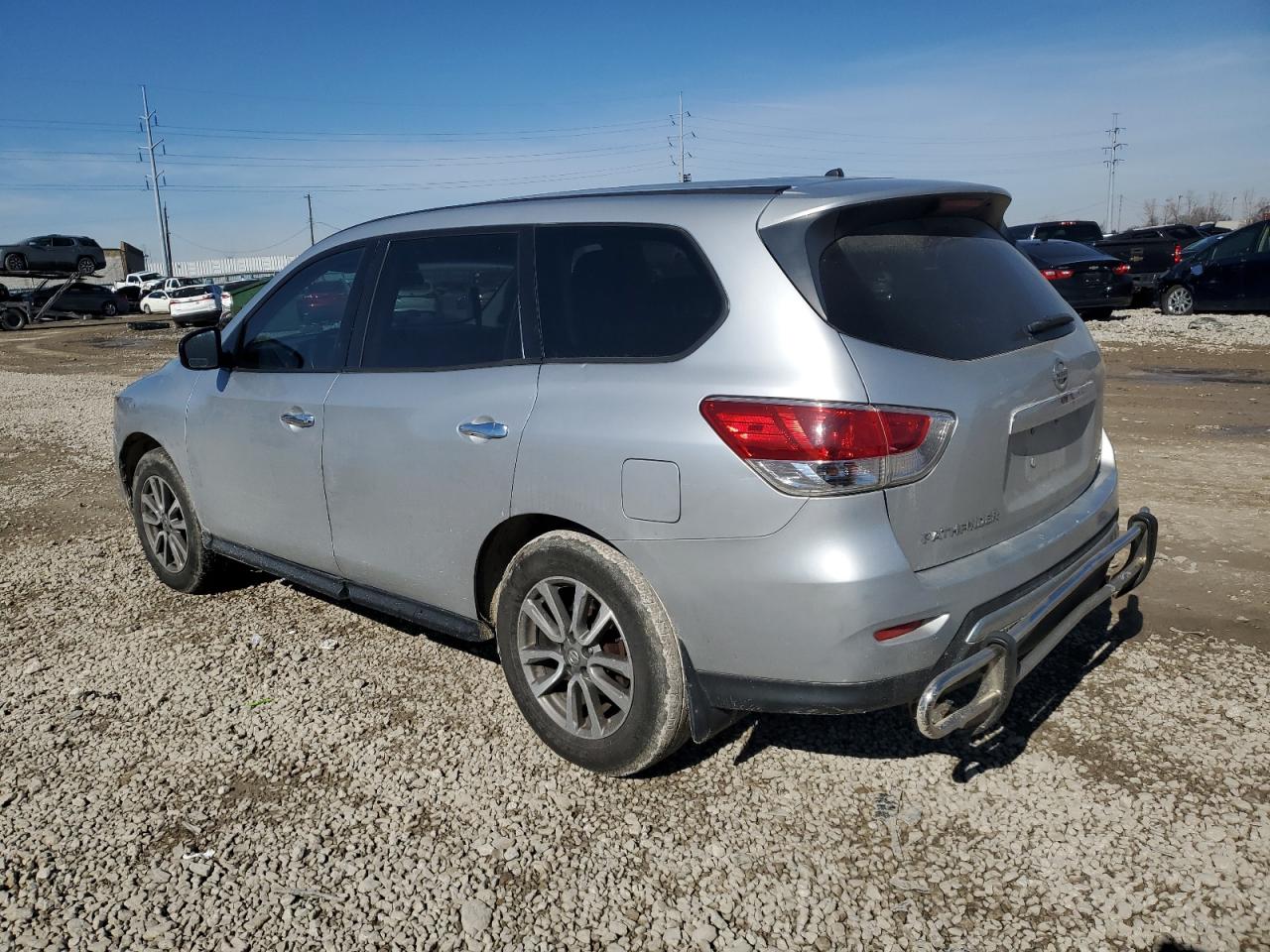 2014 Nissan Pathfinder - Image 2