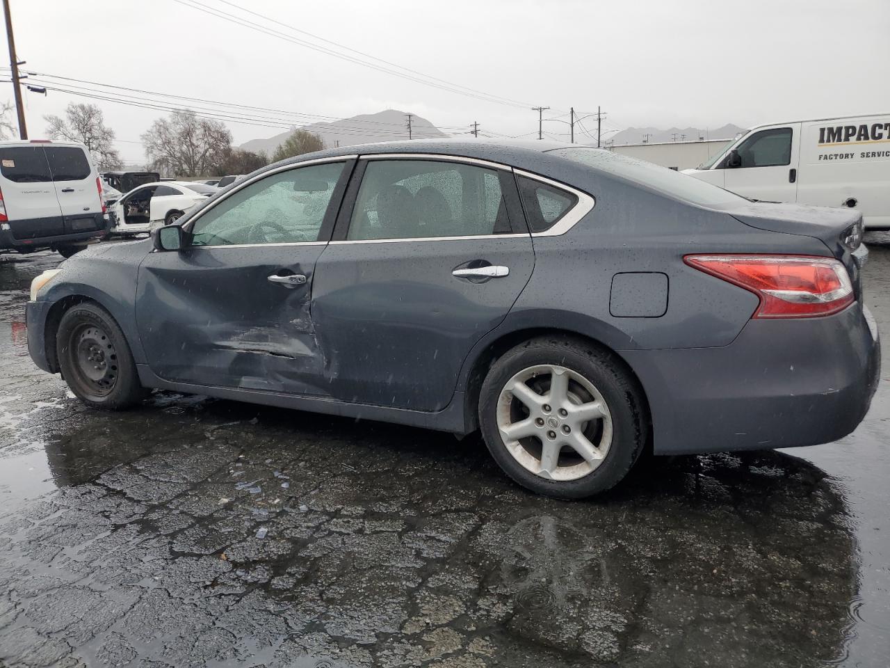 2013 Nissan Altima - Image 2