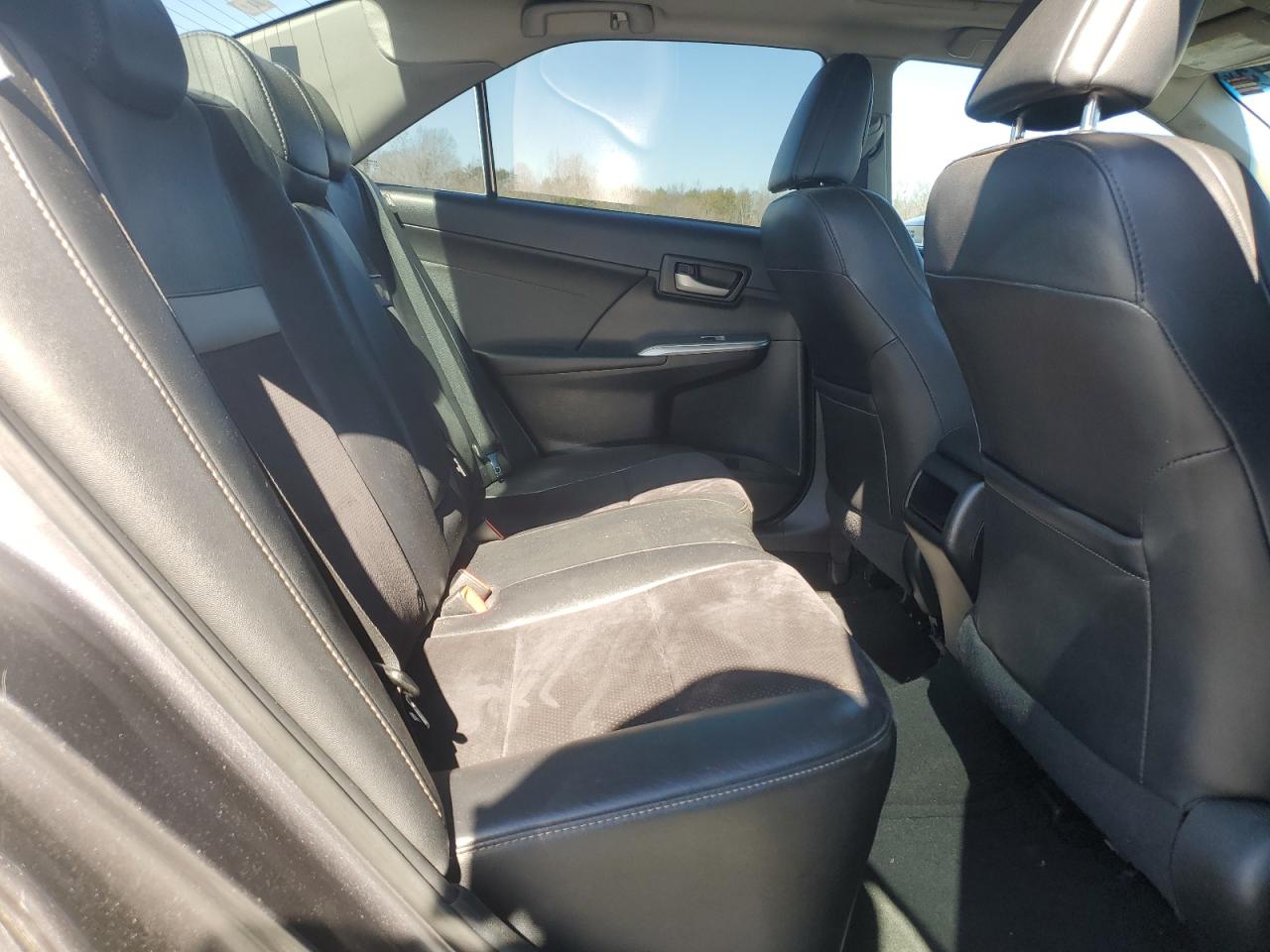 2014 Toyota Camry - Image 11