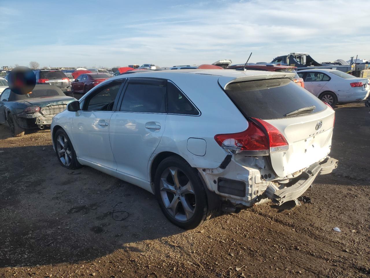 2010 Toyota Venza - Image 2
