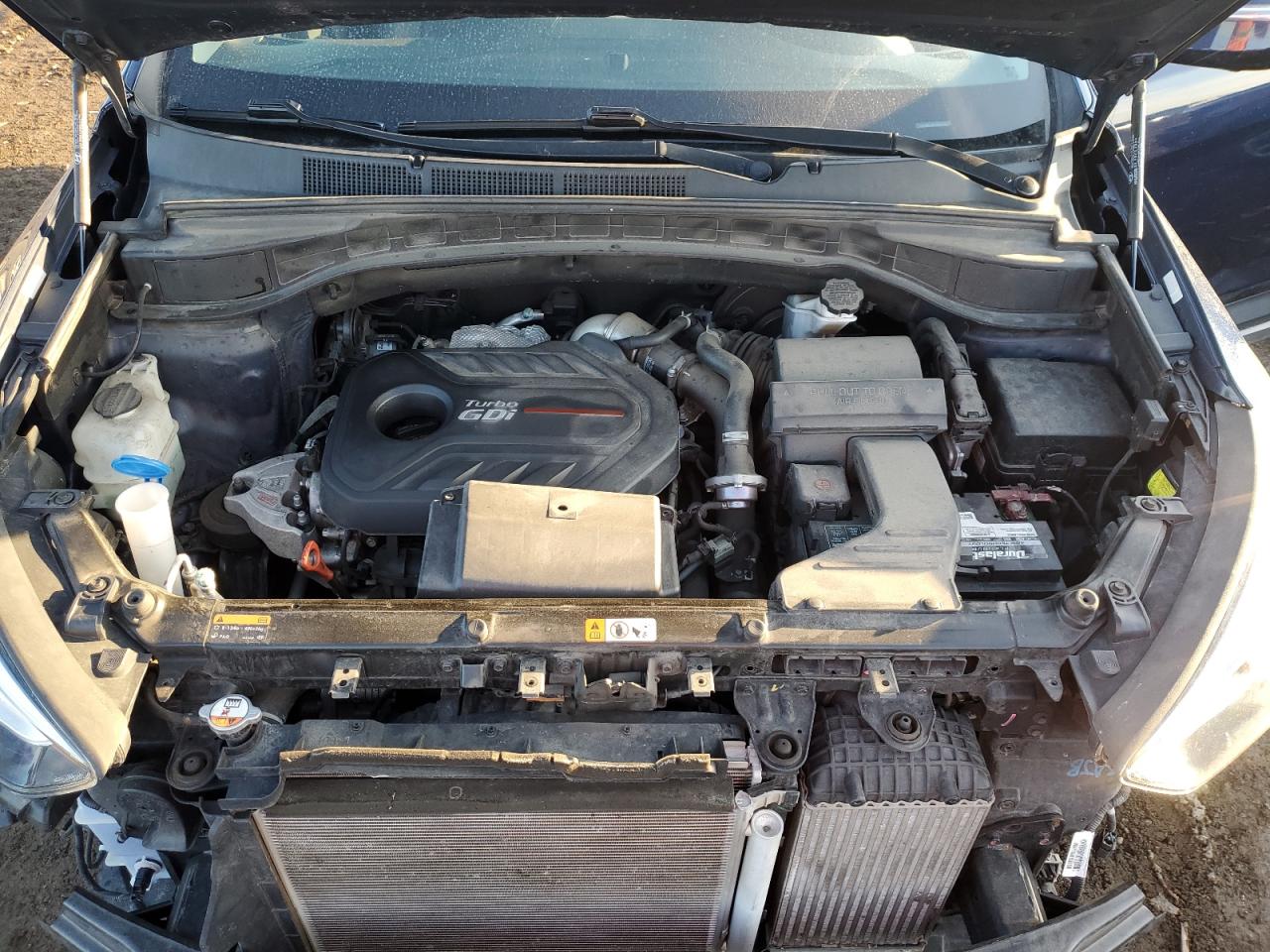 2017 Hyundai Santa Fe - Image 12