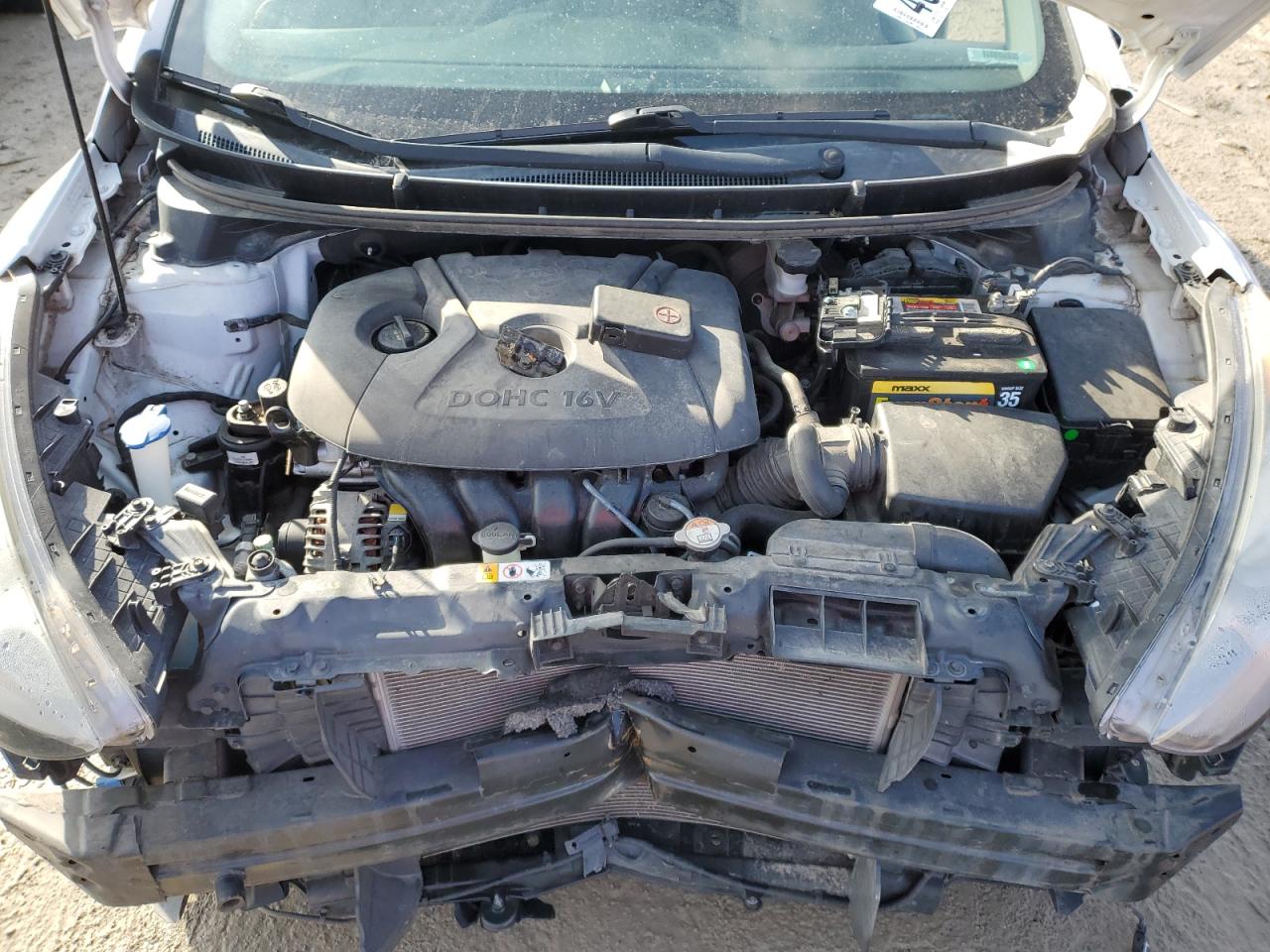 2013 Hyundai Elantra - Image 11