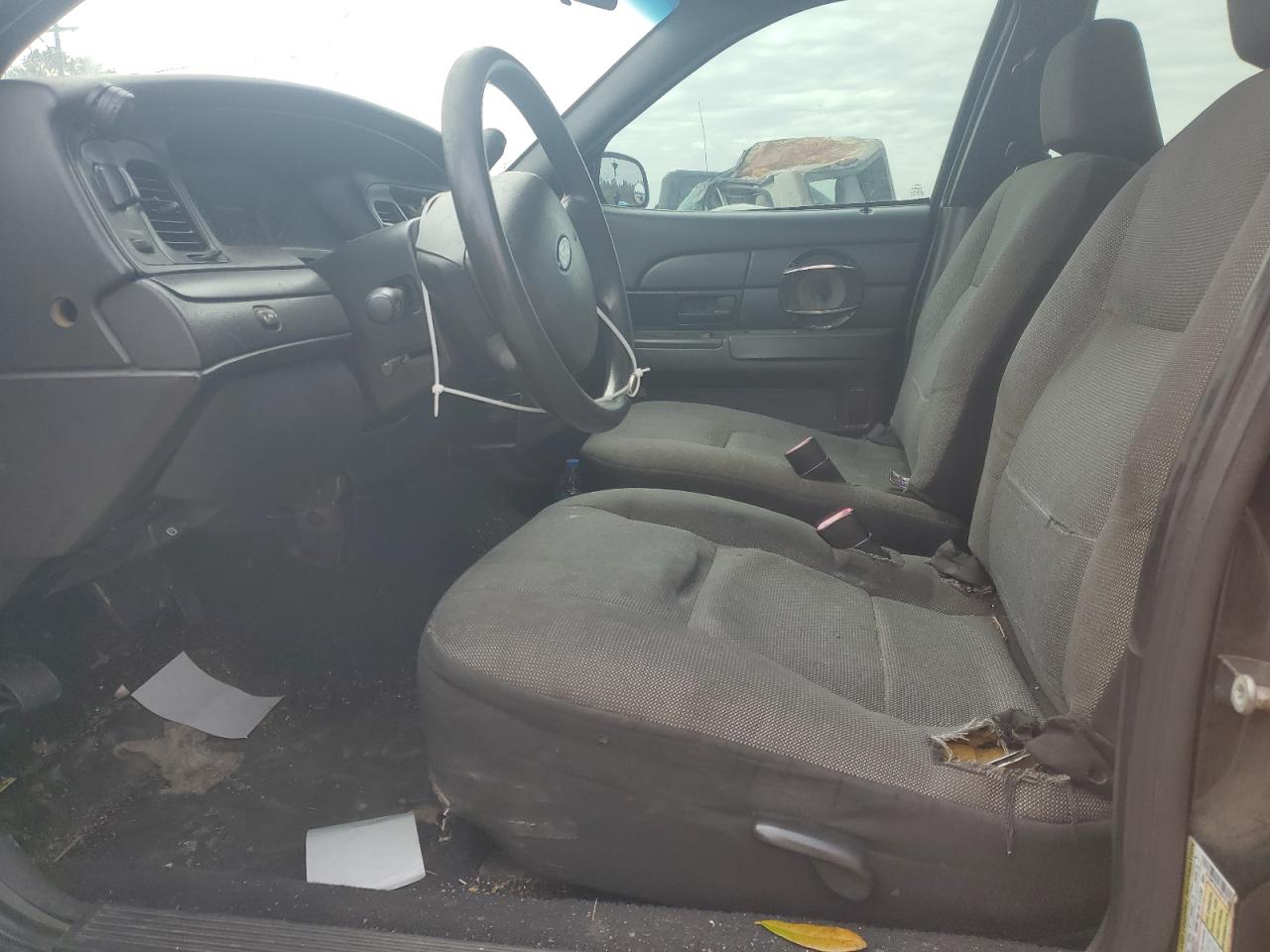 2010 Ford Crown Victoria - Image 7