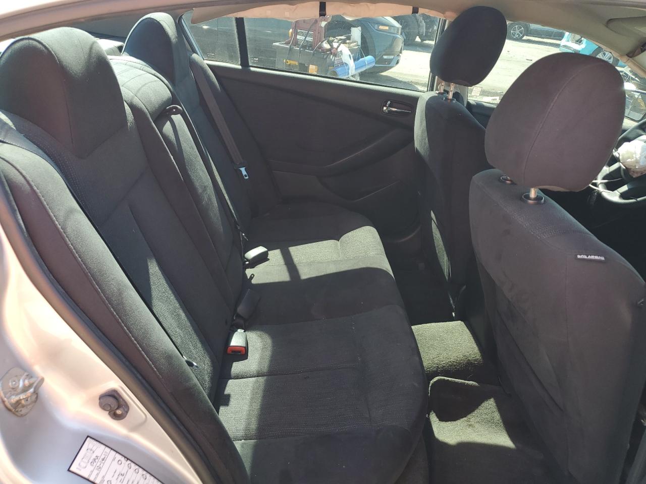 2012 Nissan Altima - Image 10