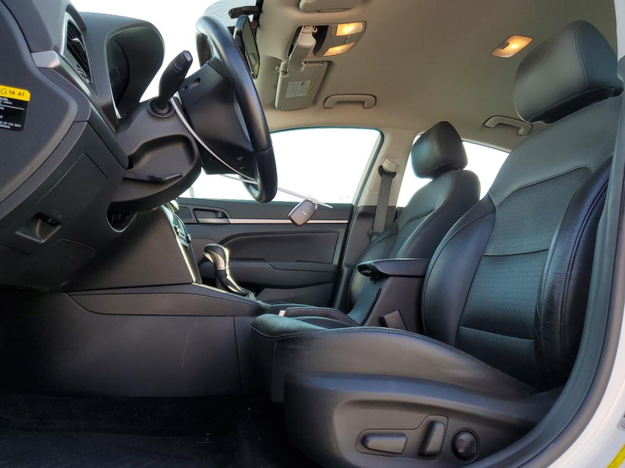 2017 Hyundai Elantra - Image 7