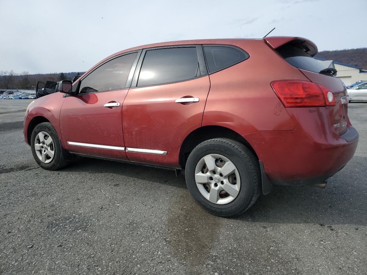 2011 Nissan Rogue - Image 2