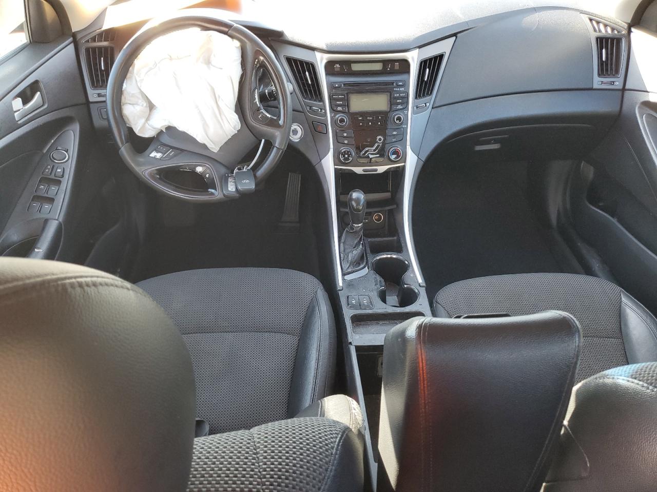 2013 Hyundai Sonata - Image 8