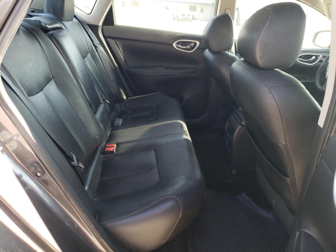 2015 Nissan Sentra - Image 10