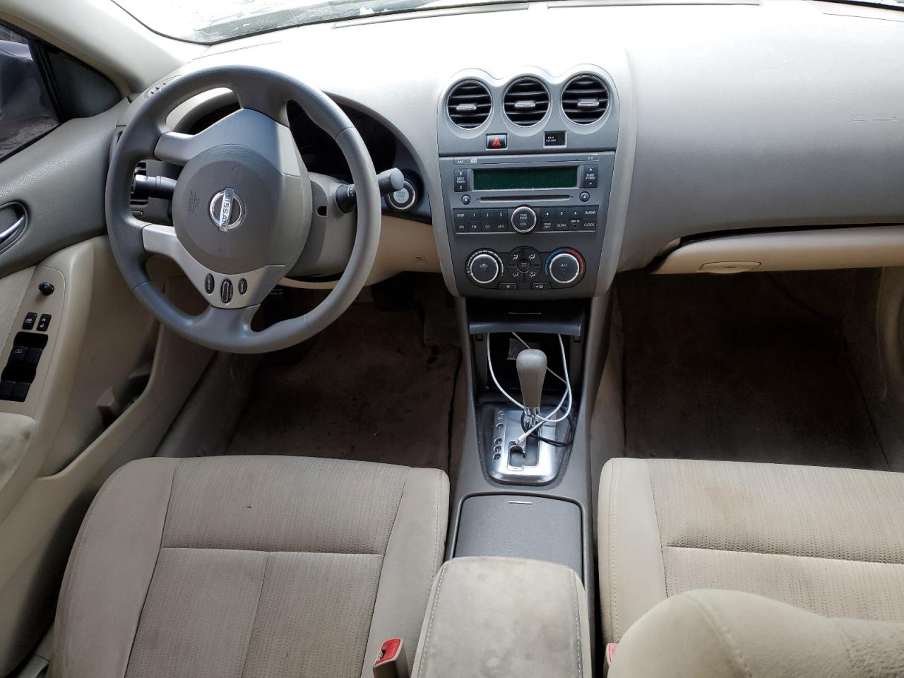 2010 Nissan Altima - Image 8