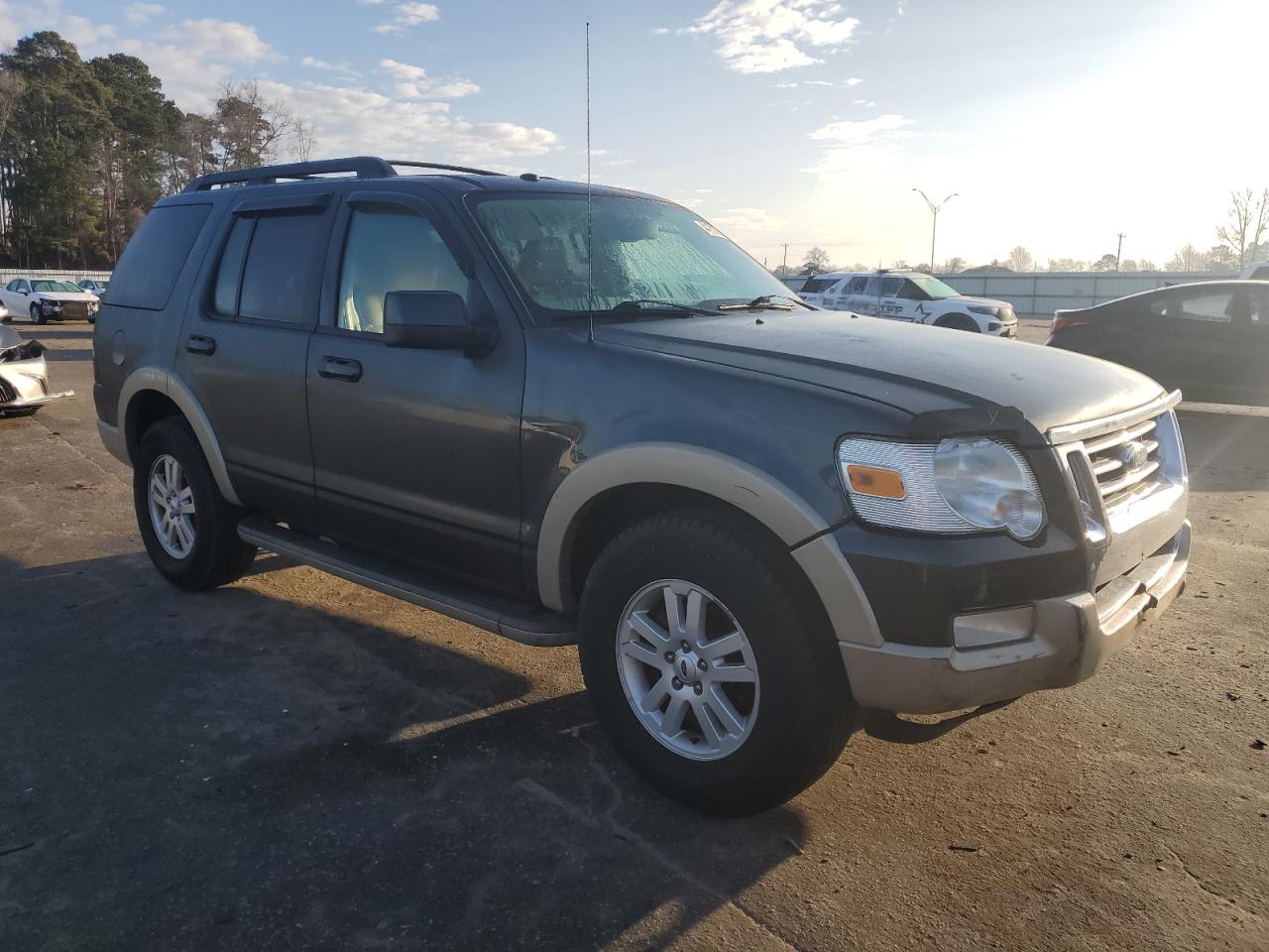 2010 Ford Explorer - Image 4