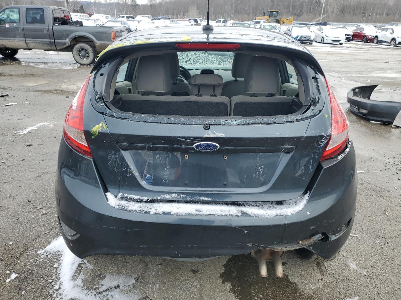 2011 Ford Fiesta - Image 6