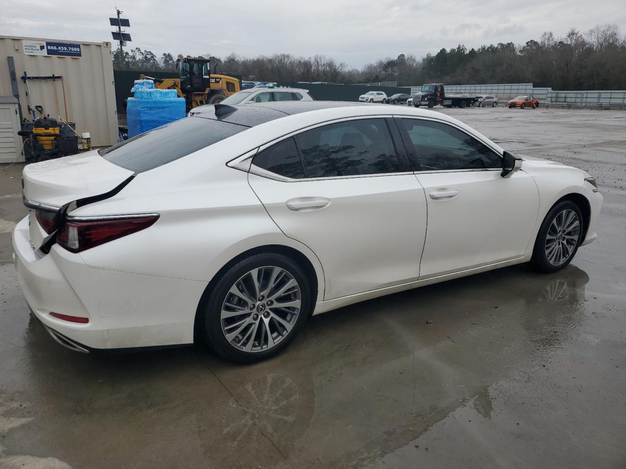 2019 Lexus ES - Image 3