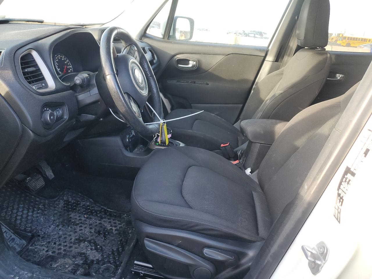 2017 Jeep Renegade - Image 7