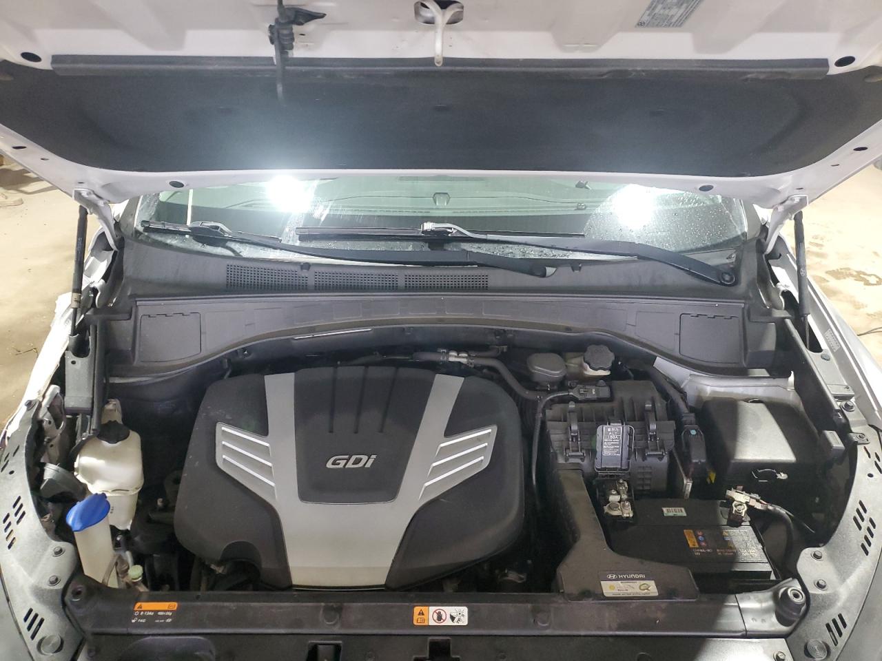 2018 Hyundai Santa Fe - Image 12
