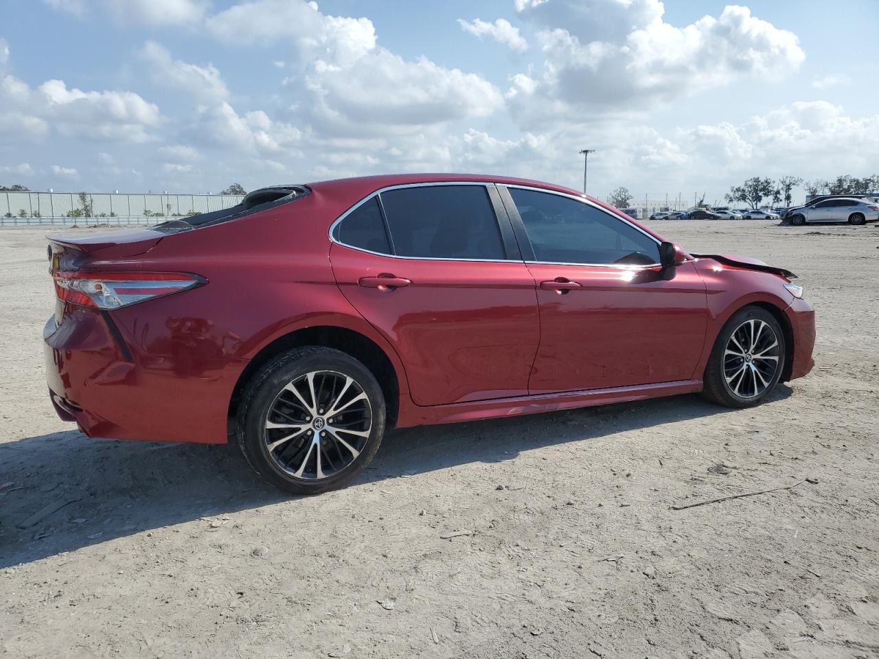 2018 Toyota Camry - Image 3