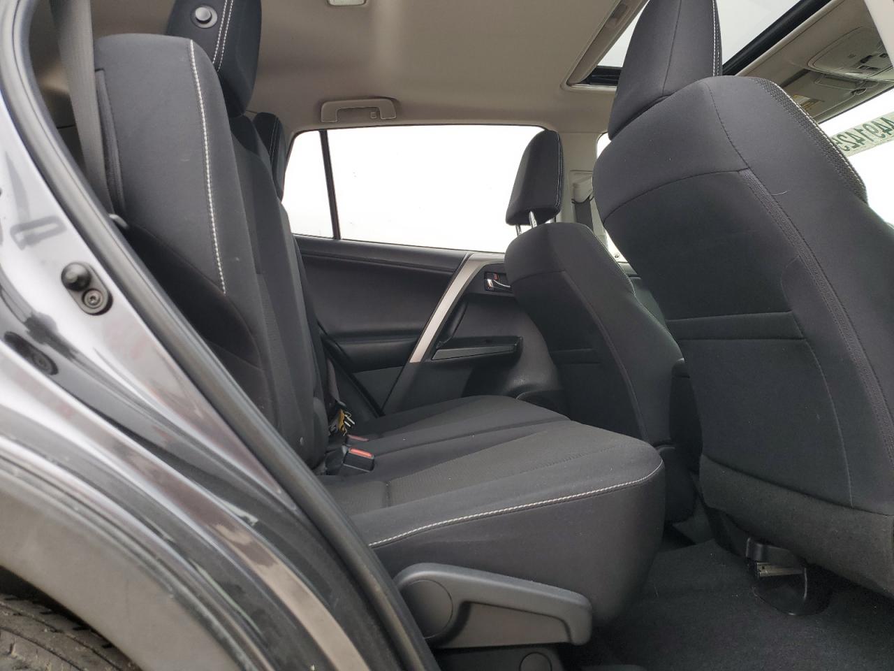 2017 Toyota RAV 4 - Image 11