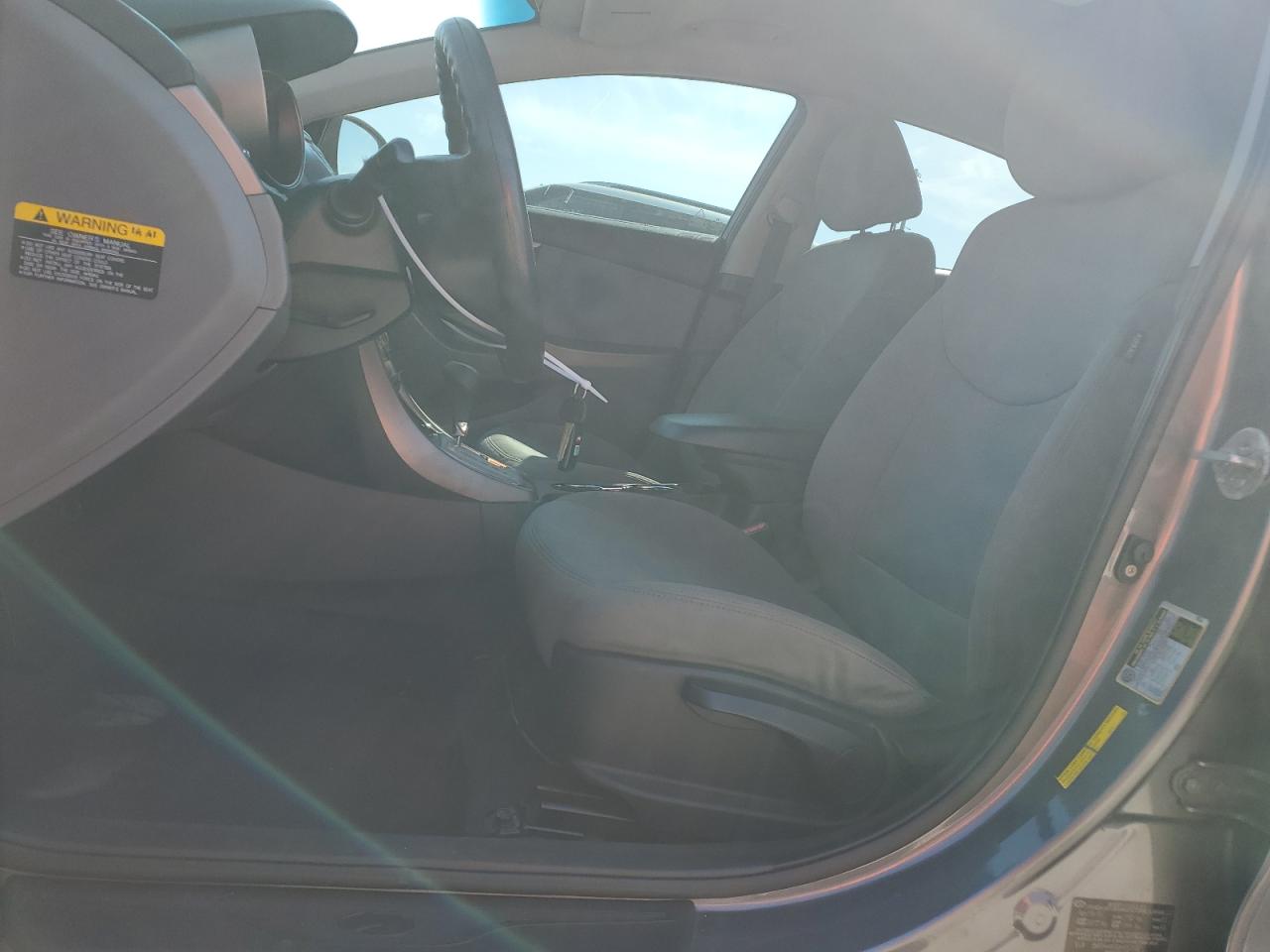 2011 Hyundai Elantra - Image 7