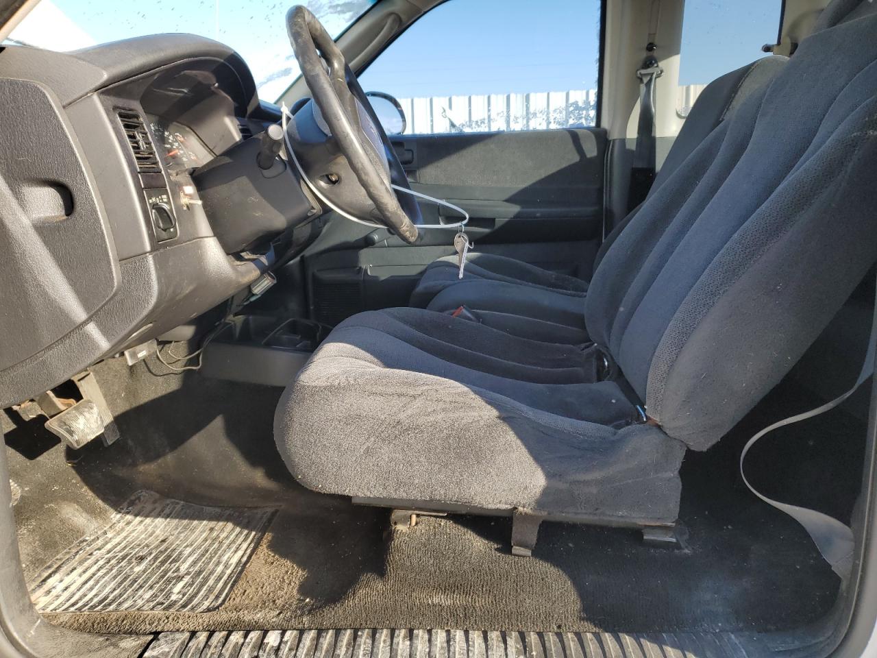 2004 Dodge Dakota - Image 7