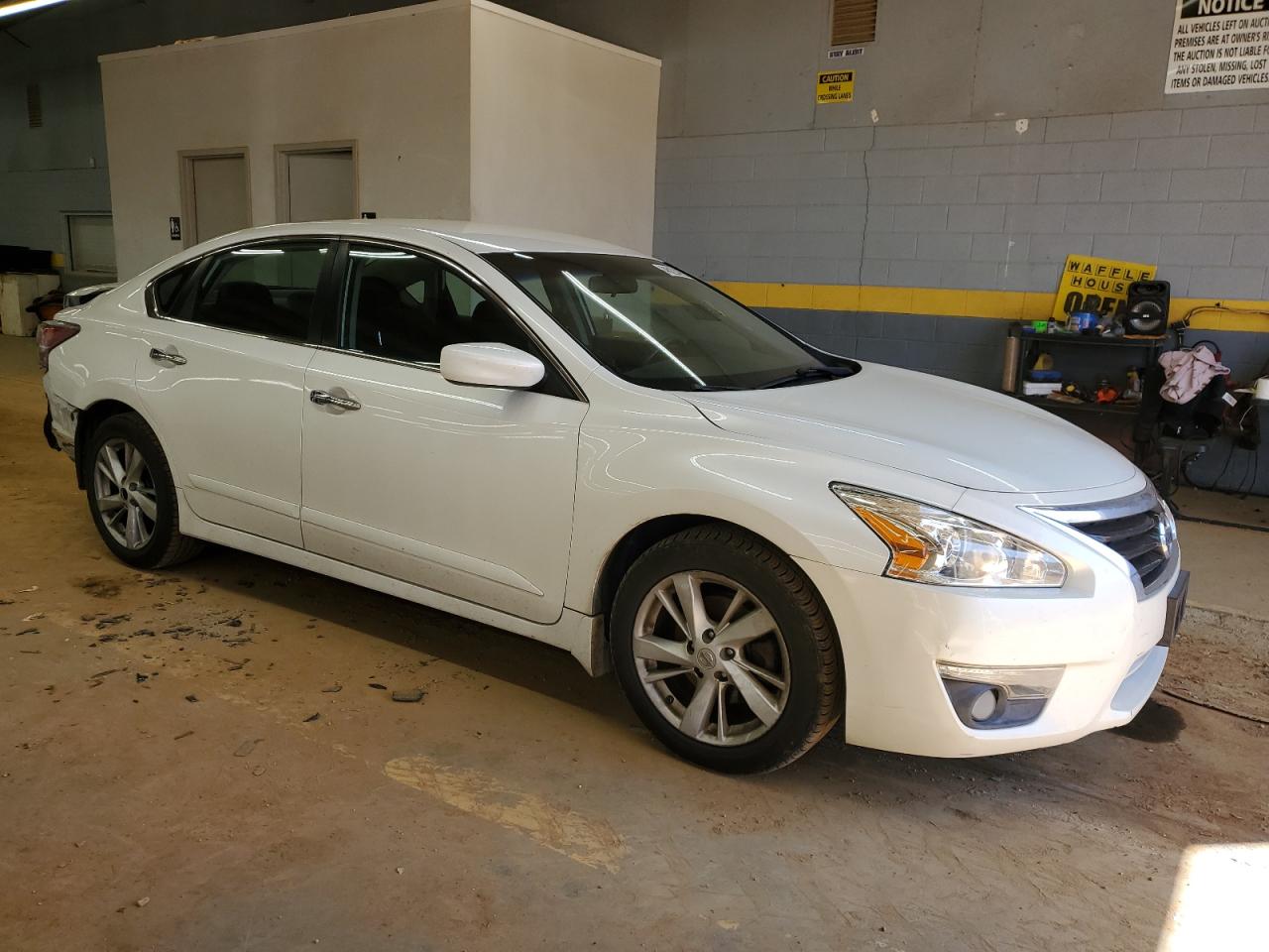 2015 Nissan Altima - Image 4