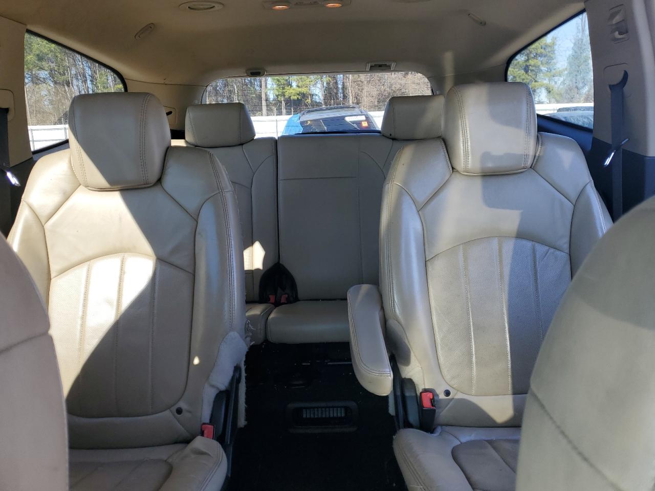 2009 Chevrolet Traverse - Image 10