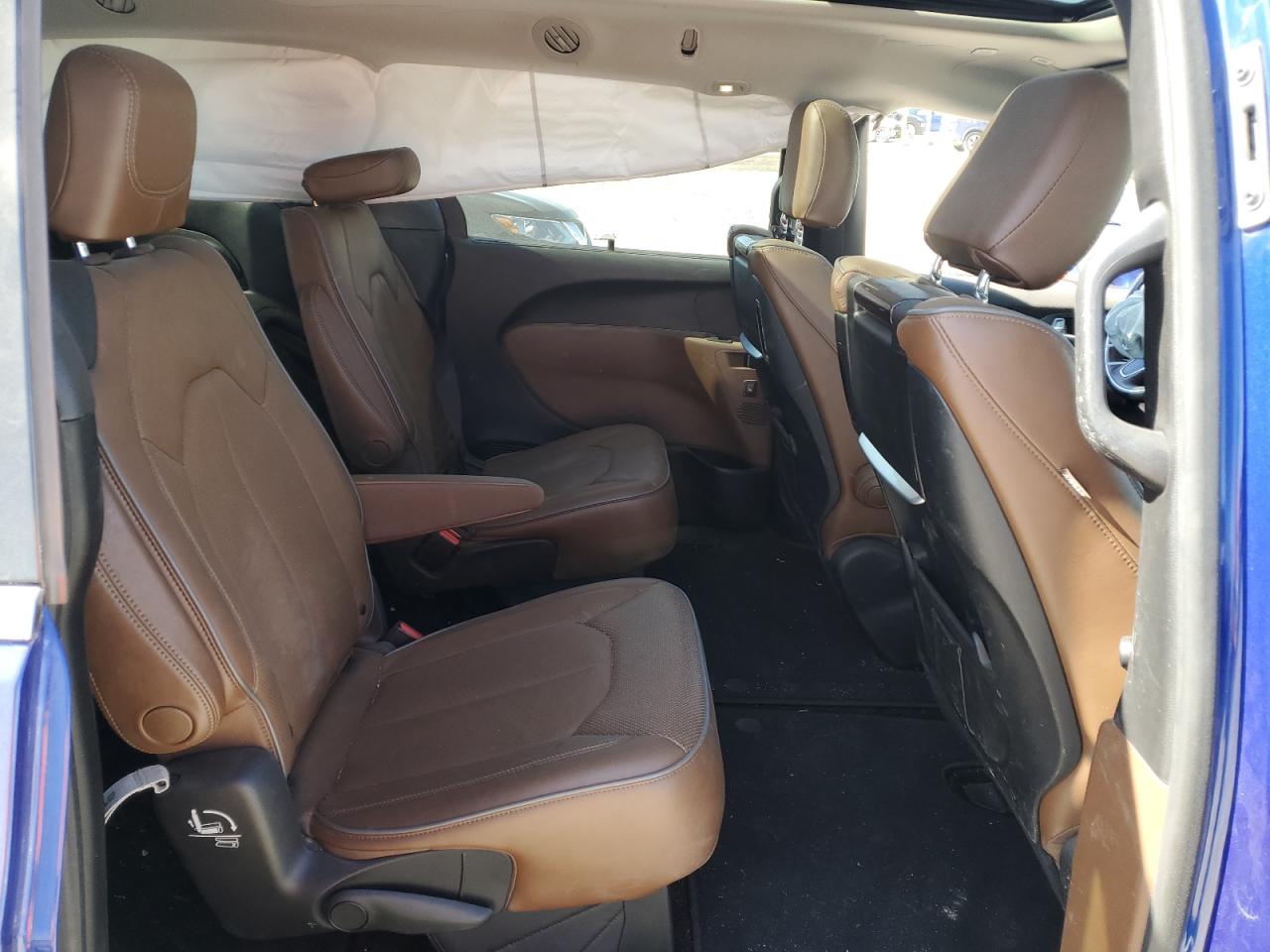 2018 Chrysler Pacifica - Image 10